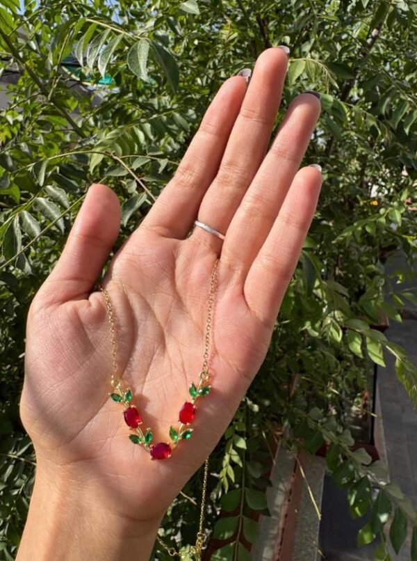 Tulip Red Neck piece