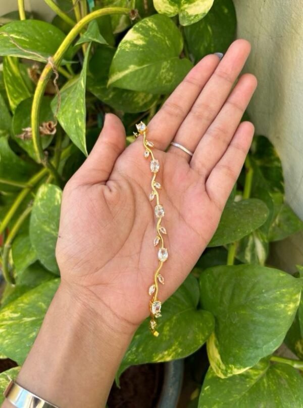 Tulip White Stone bracelet